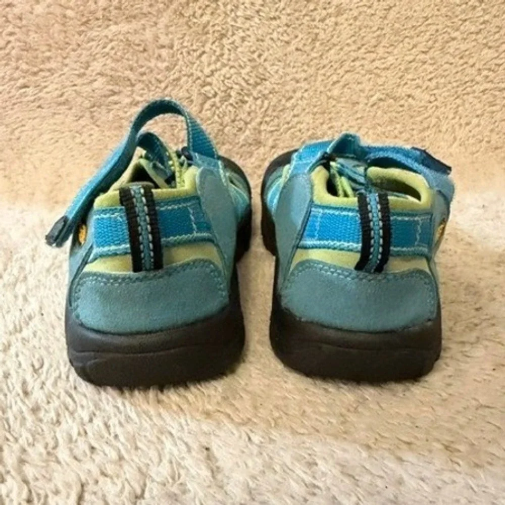 KEEN Newport H2 Sandals Shoes Kids Boys Size 6Y Blue Waterproof Outdoor EUC